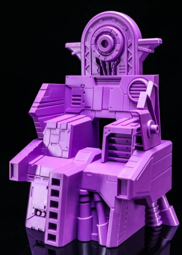 Maketoys MTRM 08 Despotron With Evil Leader Throne  (21 of 22)